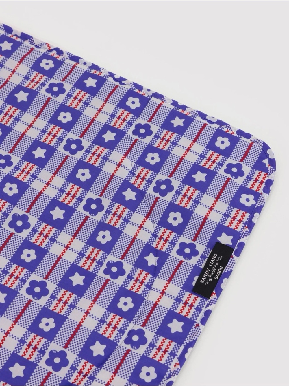 BAGGU x Sandy Liang Puffy Picnic Blanket - Market Plaid Blue - Picture 4 of 4